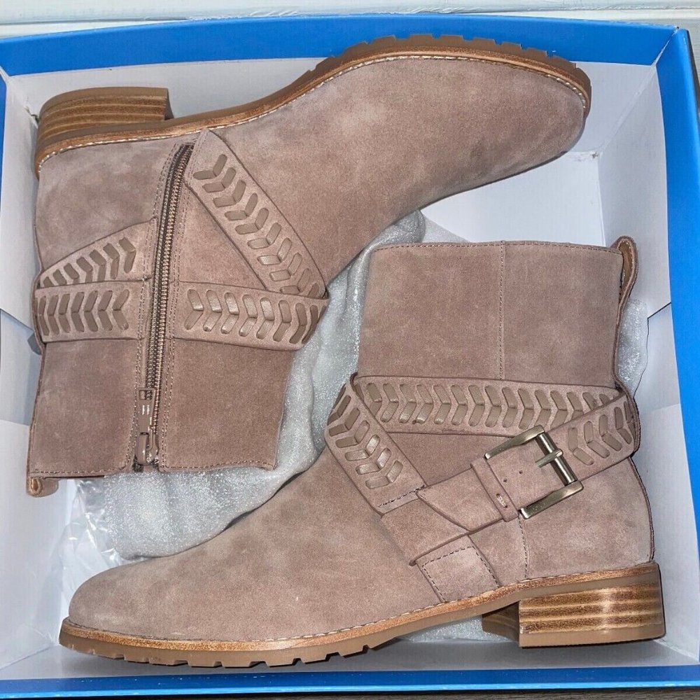 Jack Rogers Boots (Women's 8) Brand New